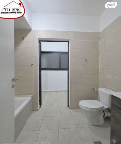 דירה, צבי הירש קלישר, מחנה יהודה, פתח תקווה