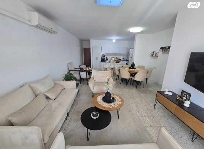 דירה, שדרות גולדה מאיר 22, קרית נורדאו, נתניה