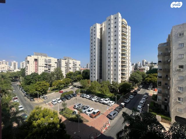 דירה, נווה אלון, ב' / צפון מערב העיר, רחובות