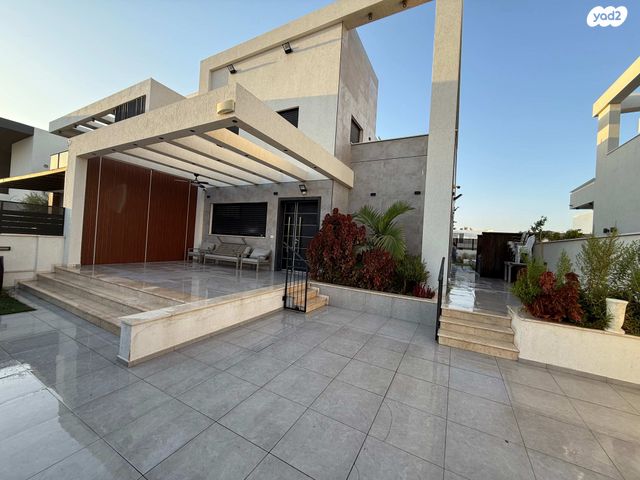 בית פרטי/ קוטג', לאה גולדברג 12, כרמי גת, קרית גת