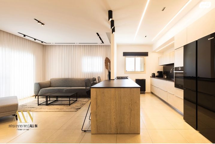 גג/ פנטהאוז