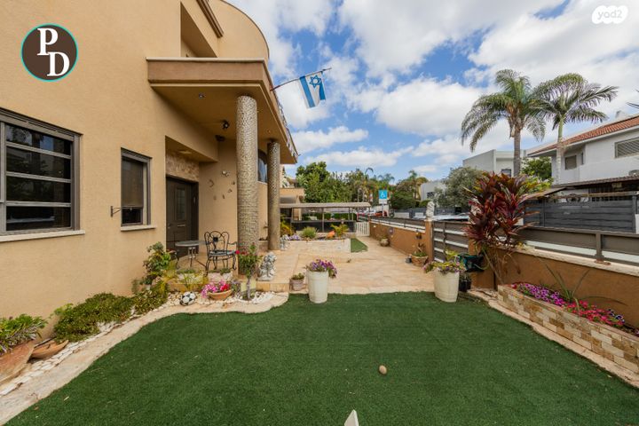 בית פרטי/ קוטג', האלה, פרדסיה, פרדסיה