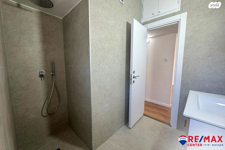 דירה, יחזקאל דנין, לב העיר, בת ים