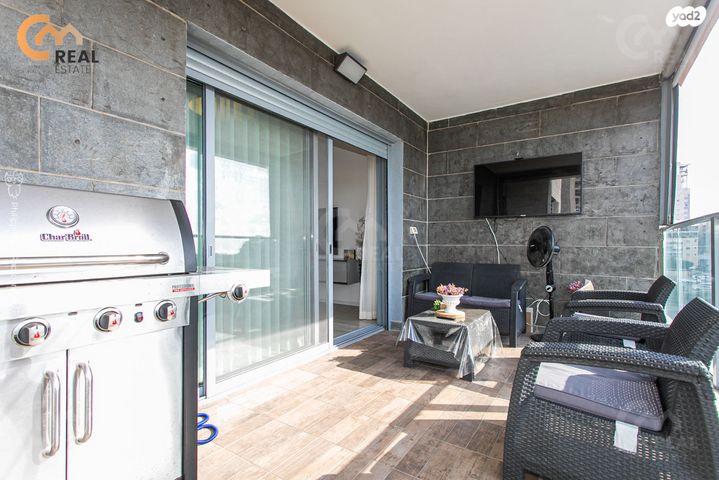 דירה, שדרות יצחק שמיר, גלי כרמל, טירת כרמל