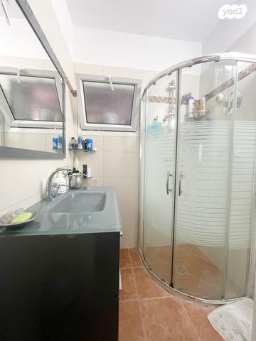 דירה, נווה אלון, ב' / צפון מערב העיר, רחובות