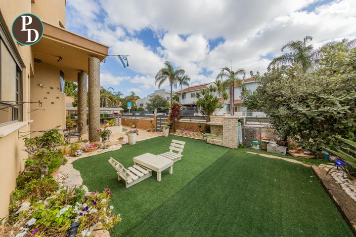 בית פרטי/ קוטג', האלה, פרדסיה, פרדסיה