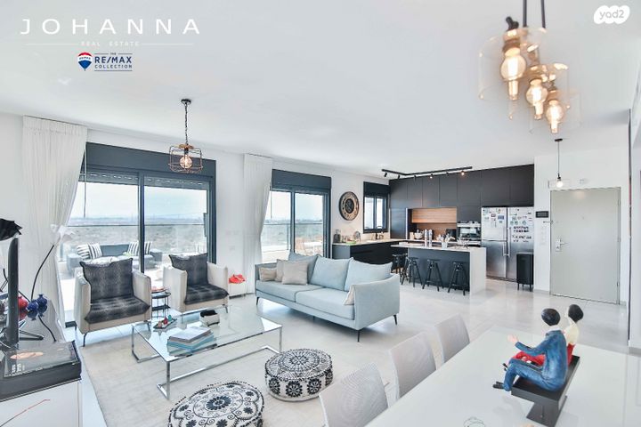 גג/ פנטהאוז, אור עקיבא