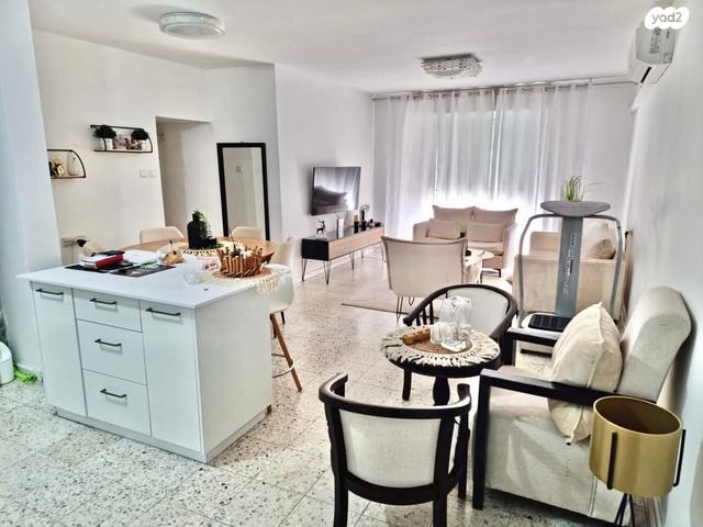 דירה, שדרות גולדה מאיר 22, קרית נורדאו, נתניה