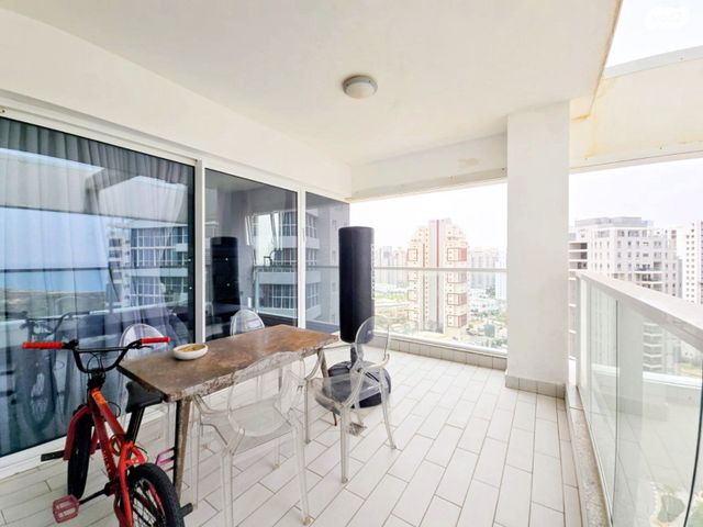 דירה, עוזי חיטמן 3, עיר ימים, נתניה