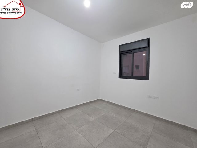 דירה, צבי הירש קלישר, מחנה יהודה, פתח תקווה