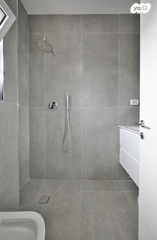 דירה, שעריים, רחובות