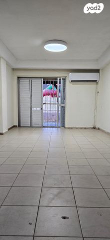 דירת גן, שדרות וייצמן, נתיבות