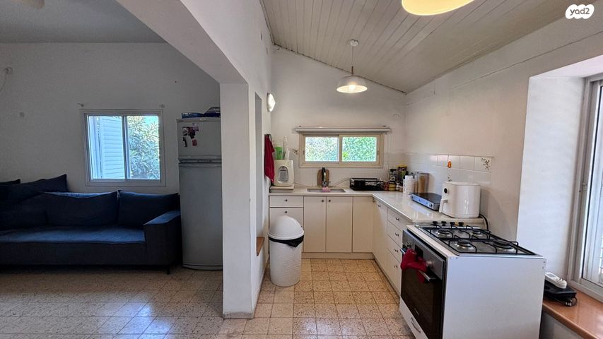 דירה, דגניה א'