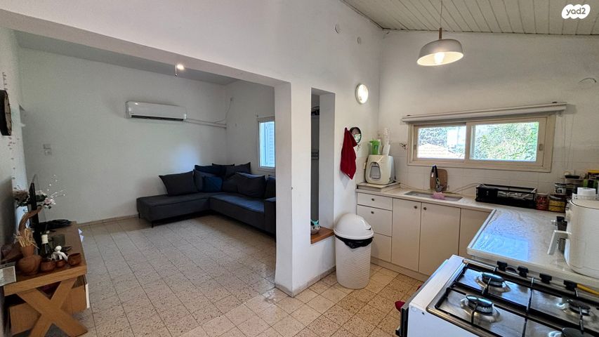 דירה, דגניה א'