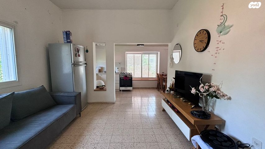 דירה, דגניה א'