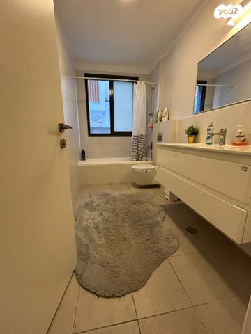 דירת גן, אסף, חרוזים, רמת גן