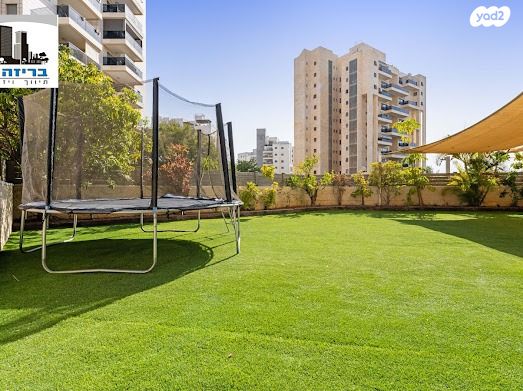 דירת גן, דבורה ברטונוב 5, קרית אילון, חולון