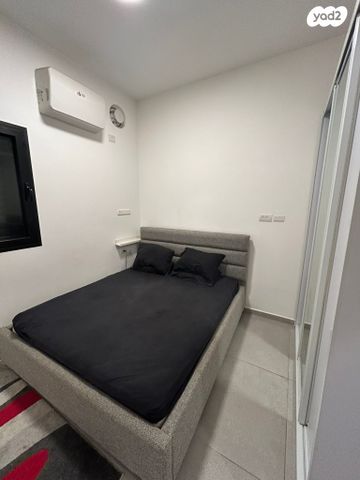 דירת גן, אסף, חרוזים, רמת גן