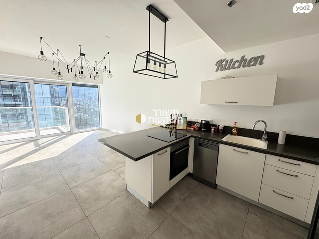 דירה, דרך מנחם בגין 144, מונטיפיורי, הרכבת, תל אביב יפו