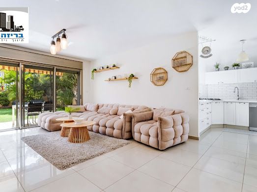 דירת גן, דבורה ברטונוב 5, קרית אילון, חולון