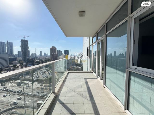 דירה, דרך מנחם בגין 144, מונטיפיורי, הרכבת, תל אביב יפו