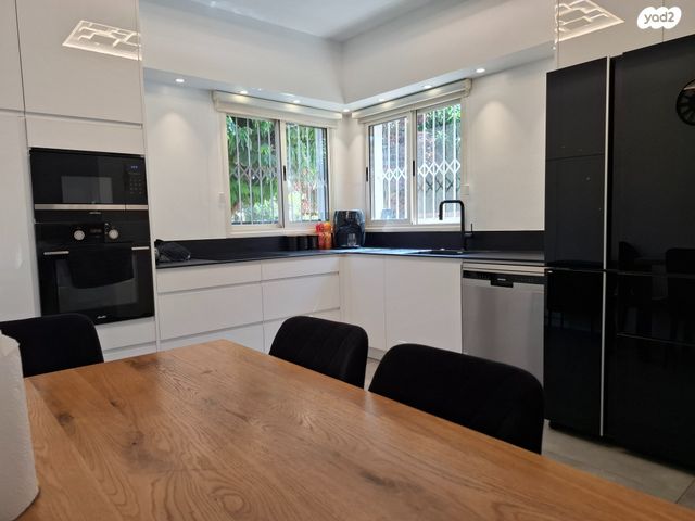 דו משפחתי, מרכז המושבה, אבן יהודה