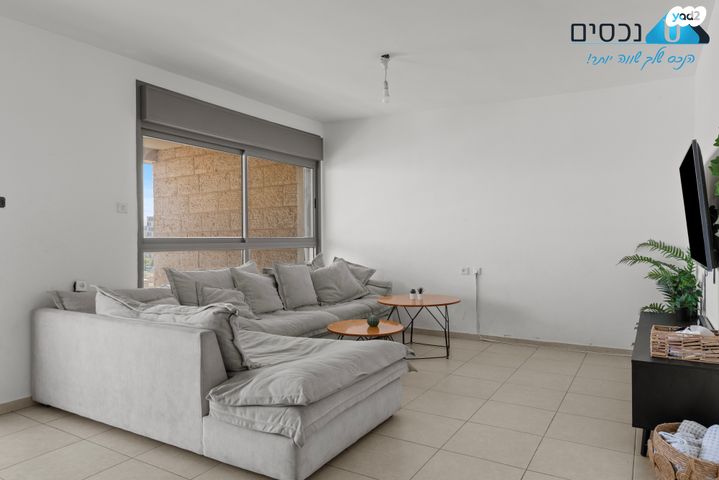 דירה, מגדל המנורה, אבני חן, מודיעין מכבים רעות