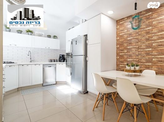 דירת גן, דבורה ברטונוב 5, קרית אילון, חולון