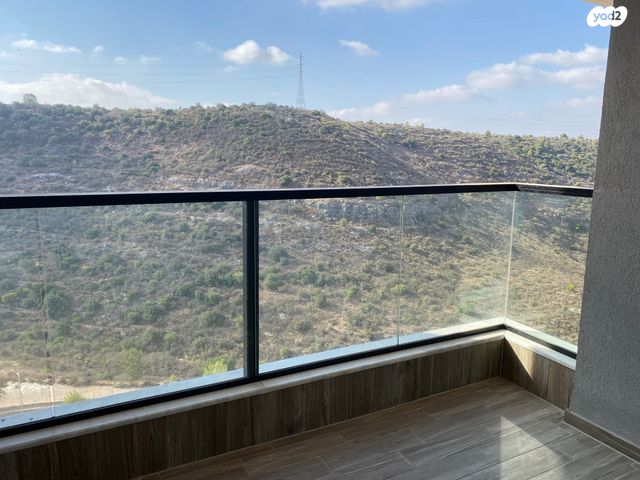 דירה, הערבה, אלפי מנשה