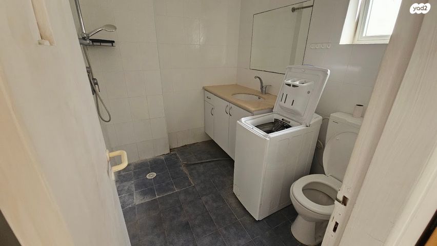 יחידת דיור, לוטם, הפרחים, כפר ורדים