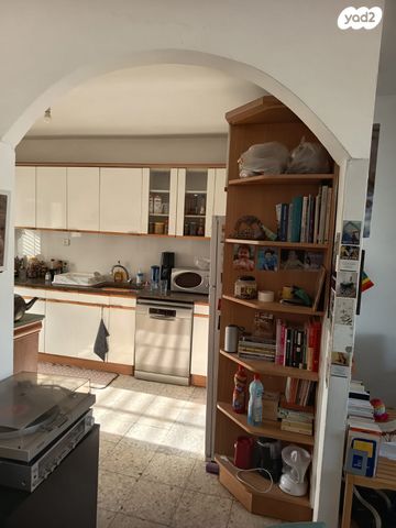 דירה, אריה בן אליעזר, נווה יהושע, ערמונים, רמת גן