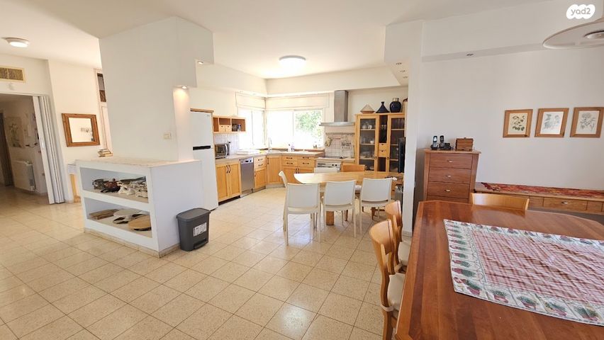 בית פרטי/ קוטג', לוטם, הפרחים, כפר ורדים