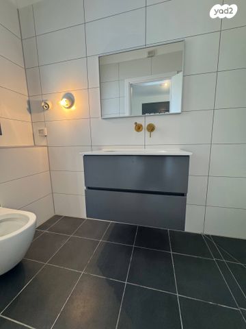 דירה, אמנון ליפקין שחק, נוף הטיילת, נתניה