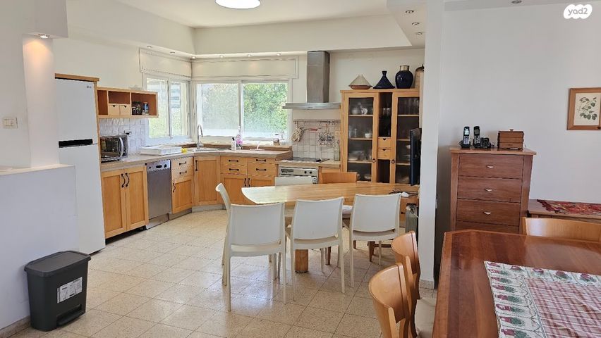 בית פרטי/ קוטג', לוטם, הפרחים, כפר ורדים