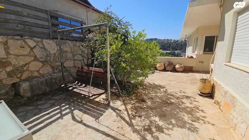 בית פרטי/ קוטג', לוטם, הפרחים, כפר ורדים