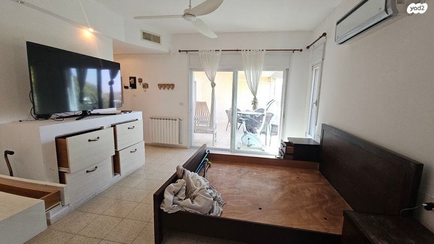 בית פרטי/ קוטג', לוטם, הפרחים, כפר ורדים