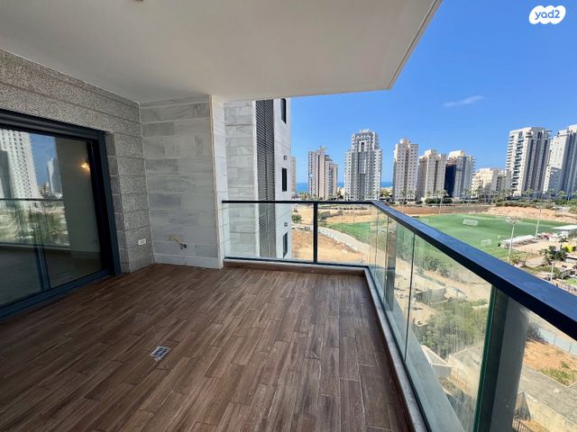 אמנון ליפקין שחק 