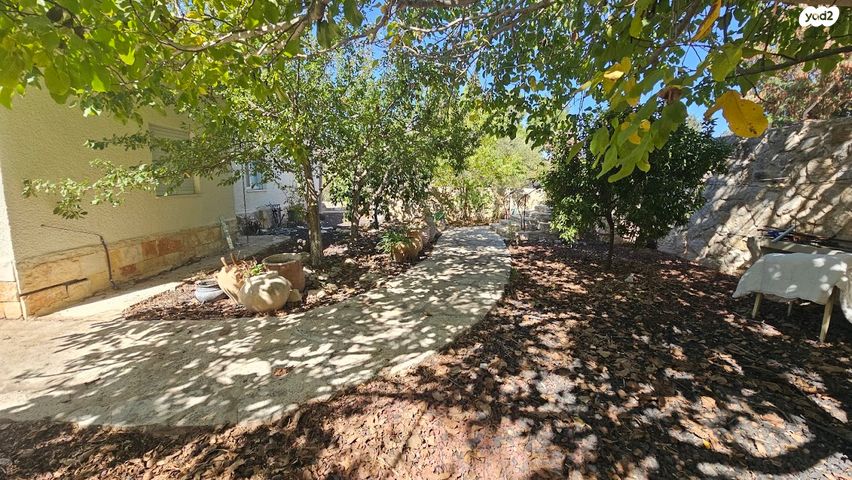 בית פרטי/ קוטג', לוטם, הפרחים, כפר ורדים