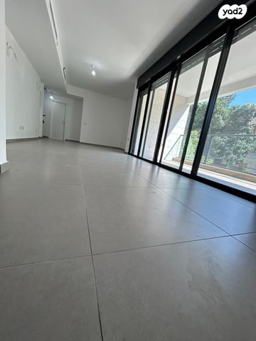 דירה, הרב חבה אליהו, שכונת חשמונאים, מרכז העיר א, רמת גן