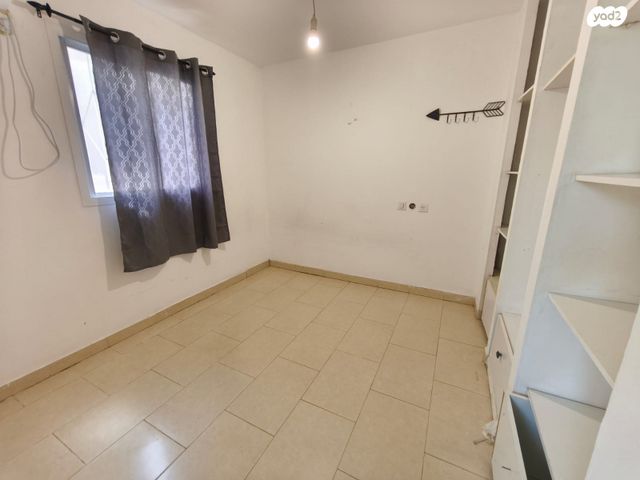 יחידת דיור, ישעיהו הנביא, שיכוני המזרח, ראשון לציון