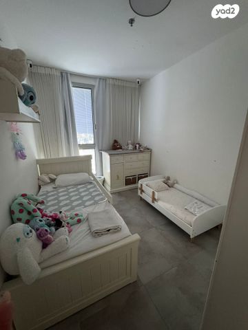 דירה, גרציאני יצחק, תל אביב יפו