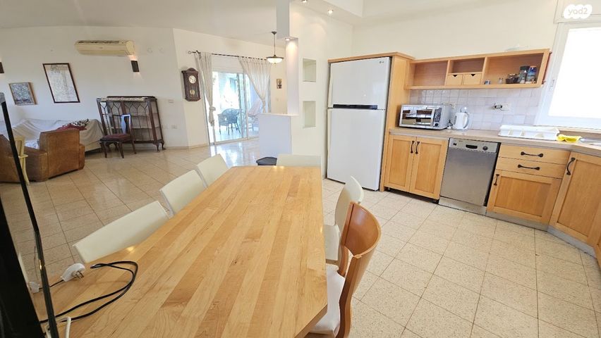 בית פרטי/ קוטג', לוטם, הפרחים, כפר ורדים