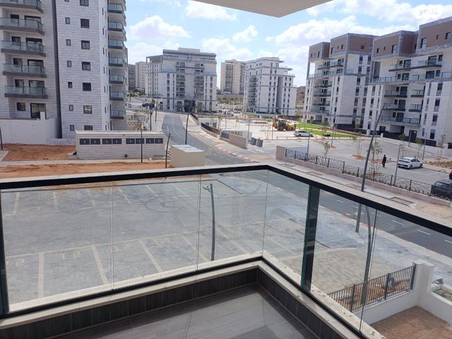 דירה, הבוסתנים, שדרות