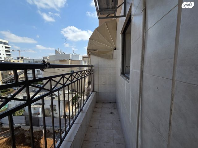 פנחס רוטנברג 17