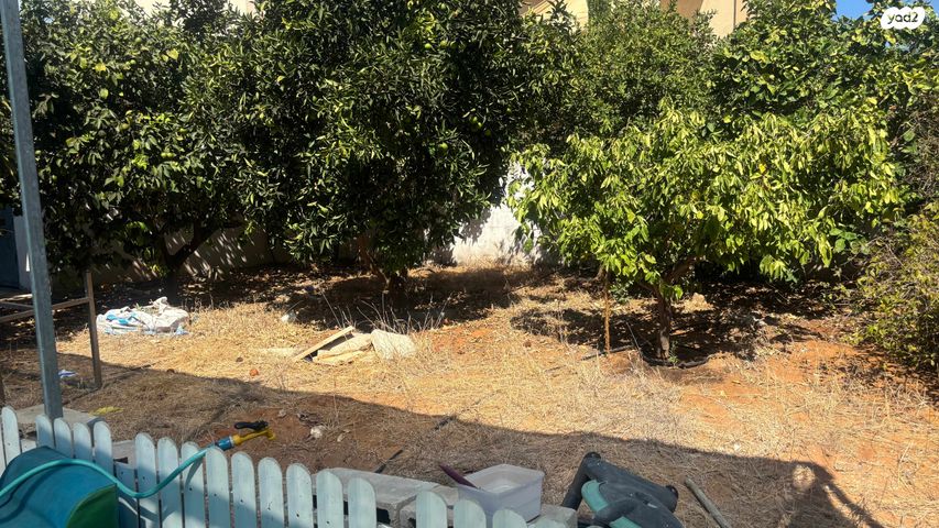 דו משפחתי, אור עקיבא