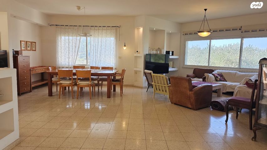 בית פרטי/ קוטג', לוטם, הפרחים, כפר ורדים