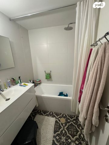 דירה, גרציאני יצחק, תל אביב יפו