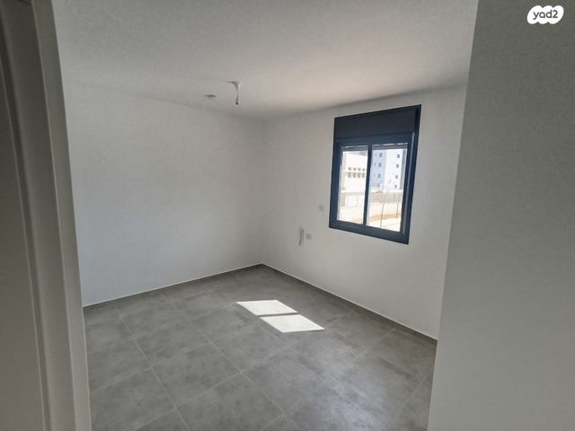 דירה, הבוסתנים, שדרות