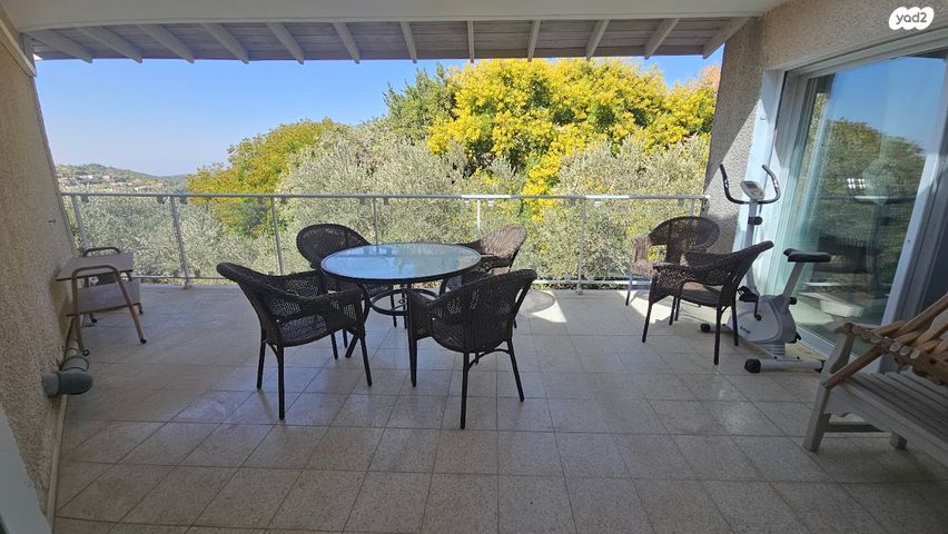 בית פרטי/ קוטג', לוטם, הפרחים, כפר ורדים