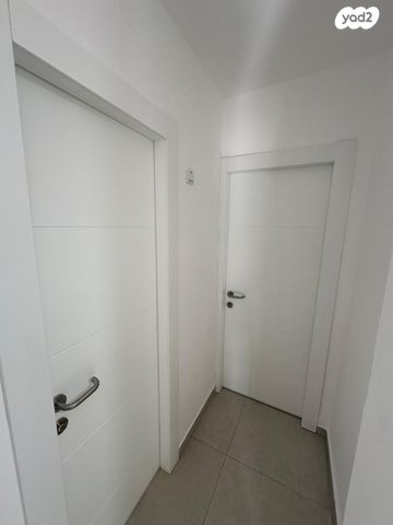 דירה, הגליל 23, המיסדים, כרמיאל